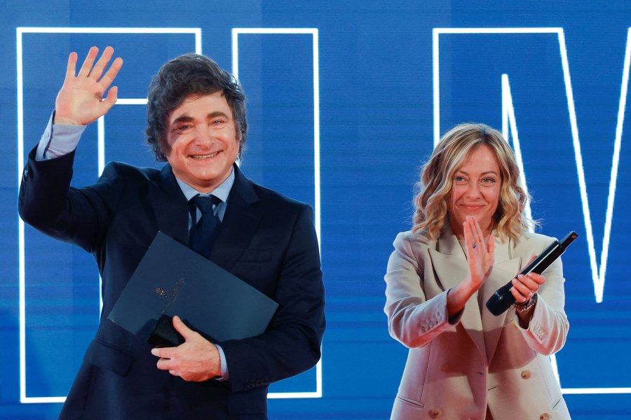 Javier Milei y Giorgia Meloni,en el festival Atreju, celebrado en Roma.