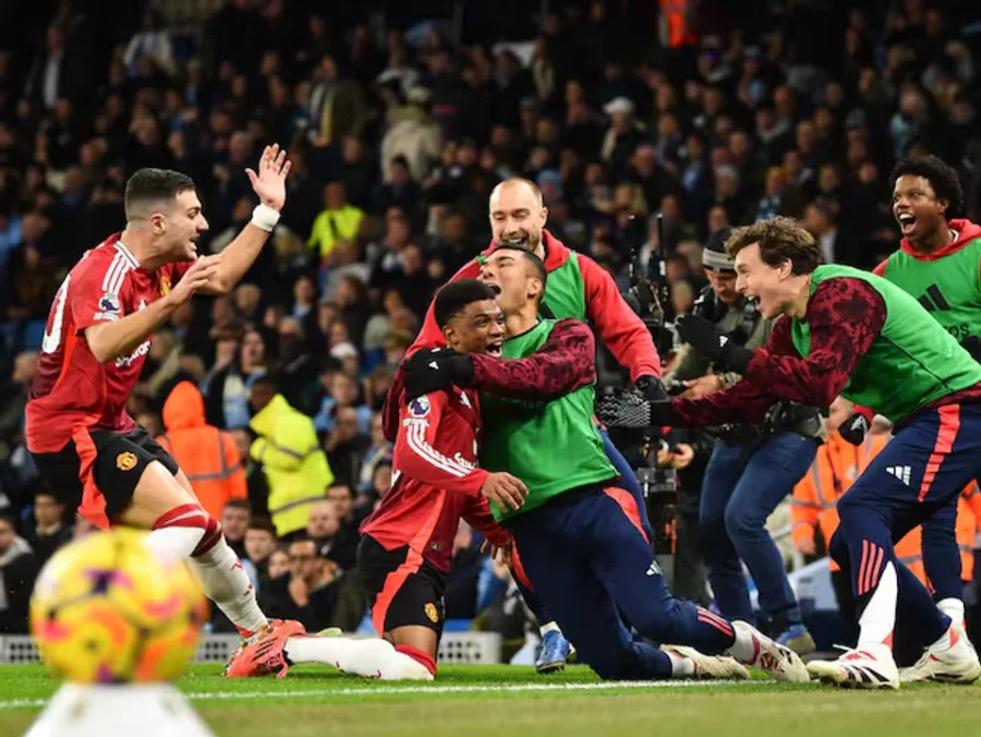 Traore le dio el triunfo al United sobre el final del partido.