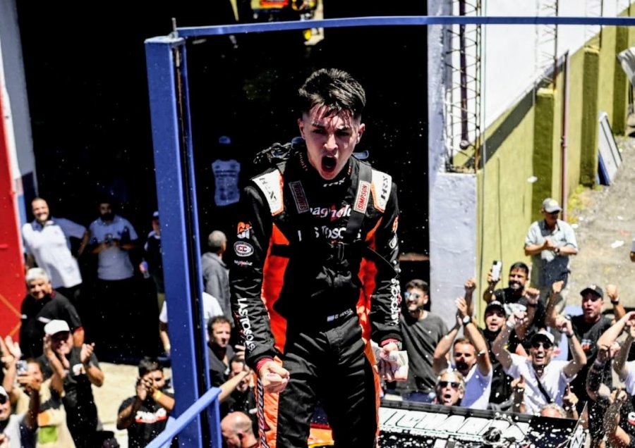 El juvenil Gast&oacute;n Iansa festej&oacute; el t&iacute;tulo del TC Mouras en La Plata.