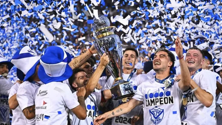 VÉLEZ FESTEJÓ EL TÍTULO EN LA LIGA PROFESIONAL