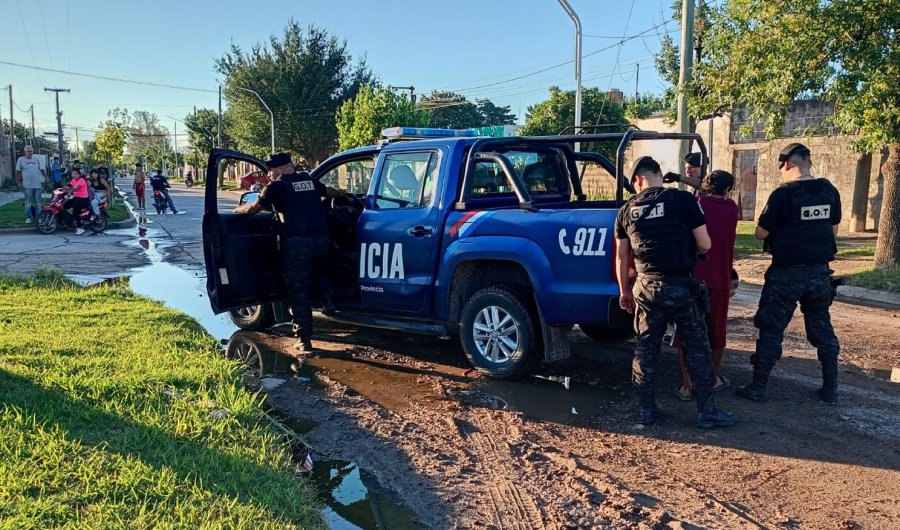 <i>La actividad policial dio una nueva fisonom&iacute;a a las calles donde se desarroll&oacute; el operativo policial multiagencial.</i>