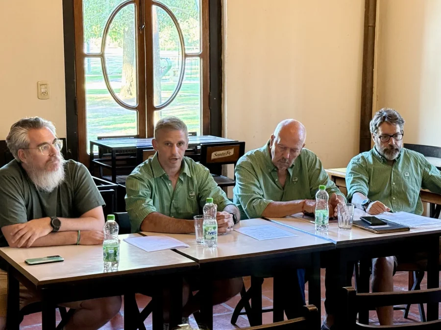 García, Crosetti, Defagot y Trabachín, en la Asamblea que tuvo la renovación de autoridades de CRAR.