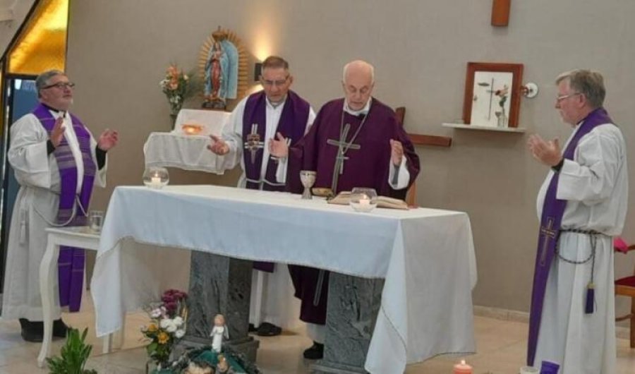 un instante de la emotiva celebración de la Eucaristía.