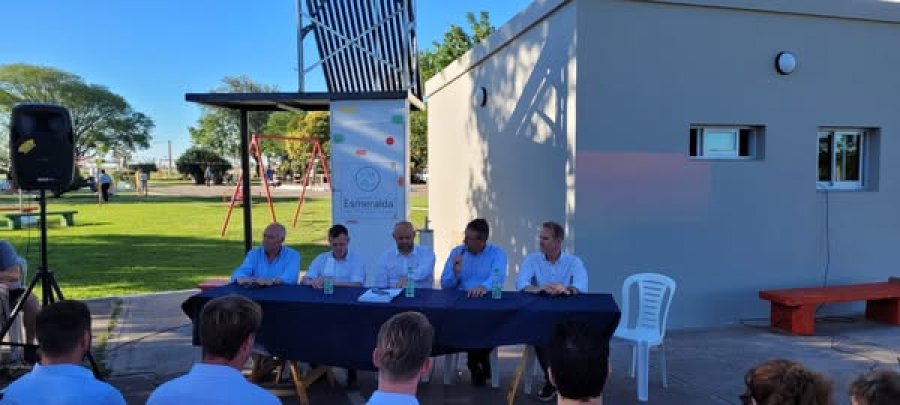 Los funcionarios presidiendo el reciente acto.