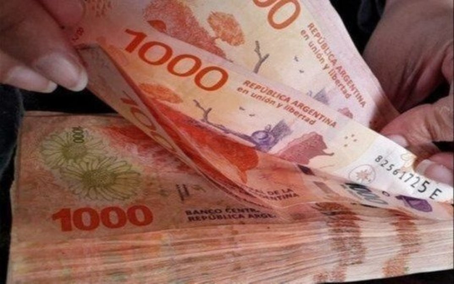 INFORME. El salario se increment&oacute; 4,6% mensual en octubre y 172,1% interanual.