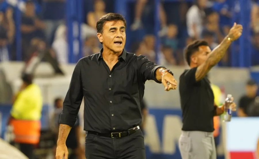 A LA DISTANCIA. Quinteros estará en contacto con sus asistentes.