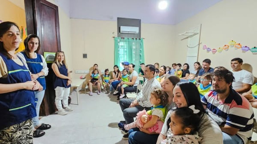 Vista parcial de los asistentes a la ceremonia.