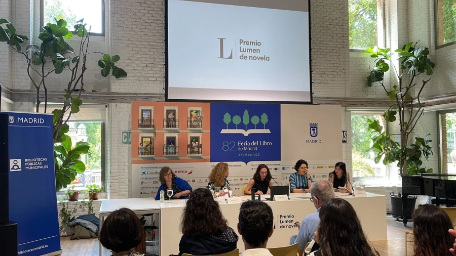 La obra postulada puede ser escrita por una mujer mayor de edad de cualquier nacionalidad, pero debe estar en espa&ntilde;ol.