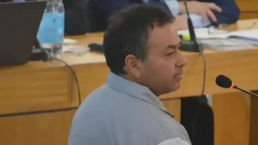 Bárzola había sido contratado para pulir los pisos de la vivienda junto con un patrón.