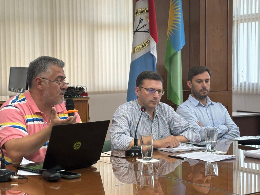 C&aacute;ceres y Morel explicaron los proyectos del &aacute;rea social, salud y deportes. (PRENSA CONCEJO)