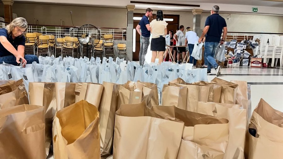 instantes previos al comienzo del acto.