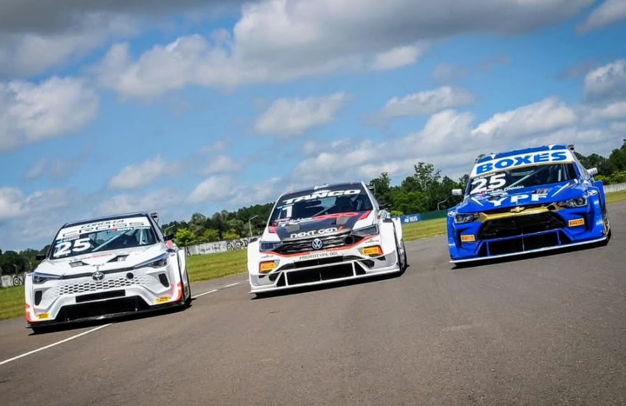 Los modelos Toyota Corolla Cross, Volkswagen Nivus y Chevrolet Trucker en Concordia.