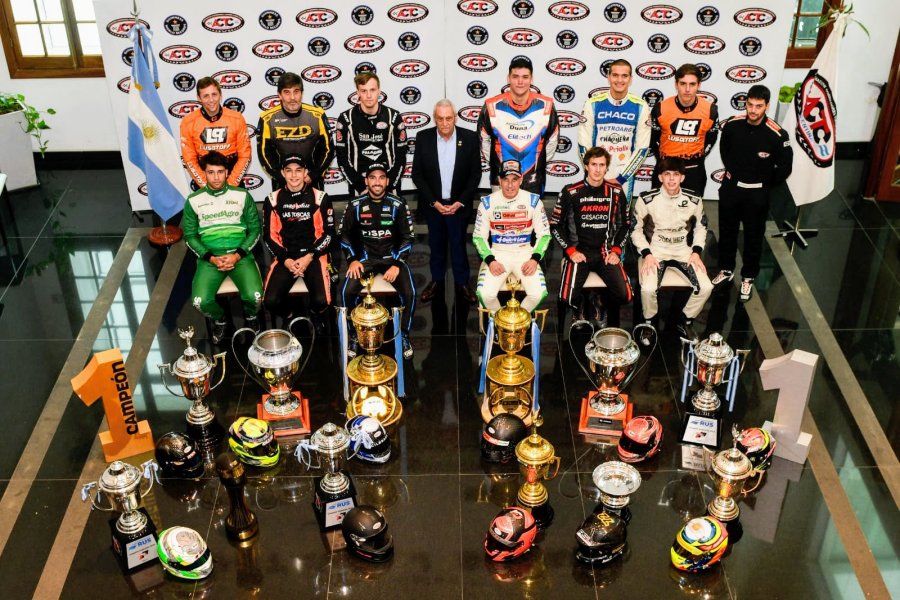 Los campeones estuvieron acompa&ntilde;ados por Hugo Mazzacane en el agasajo ofrecido por la ACTC.
