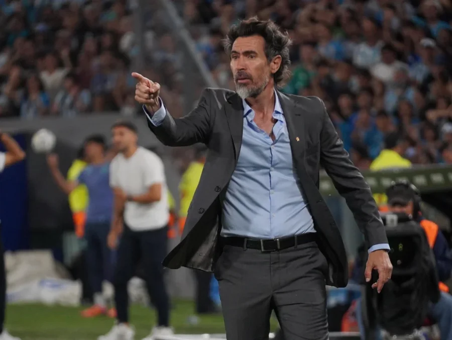 El director técnico de Estudiantes de La Plata, Eduardo Domínguez.