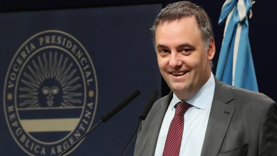 Manuel Adorni en Casa Rosada.