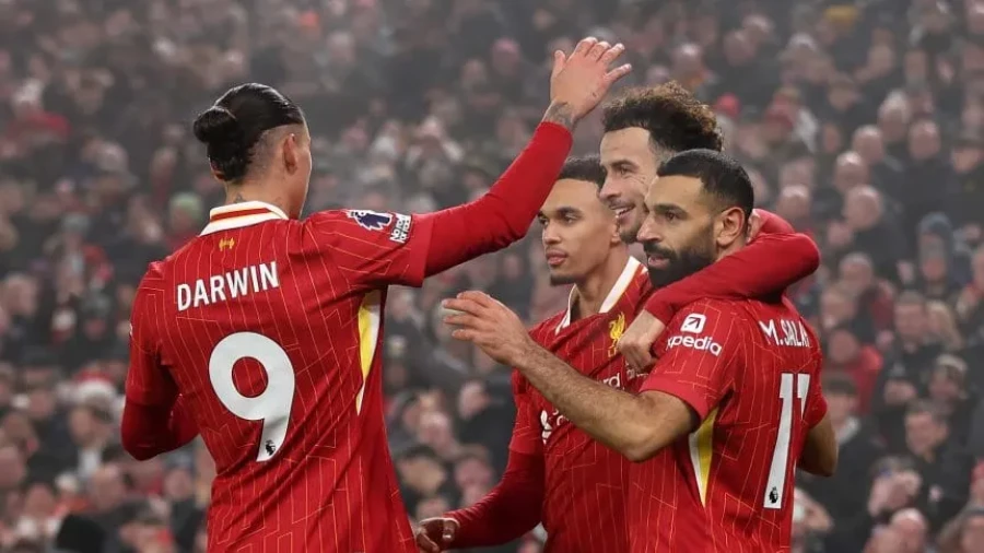 LIDER. Liverpool no afloja.