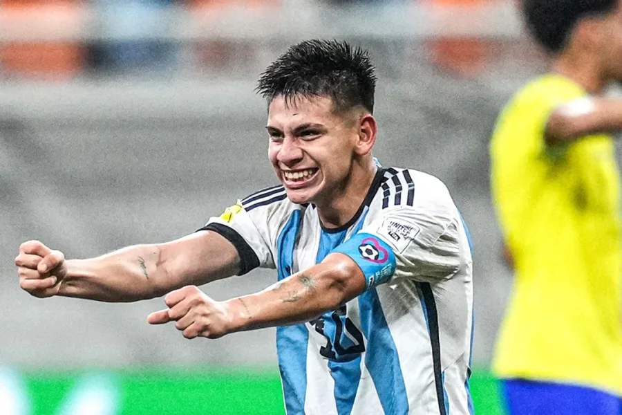 Claudio Echeverri disputó el Mundial Sub 17 en 2023 y los Juegos Olímpicos de París 2024.