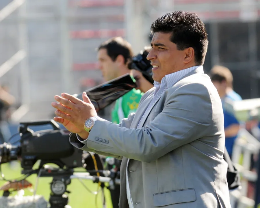 Omar Asad dirigió la reserva de Vélez entre 2003 y 2009.