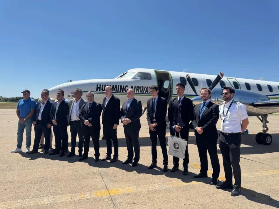 Se realizó el vuelo inaugural de la ruta aérea Villa María-Venado Tuerto-Aeroparque.