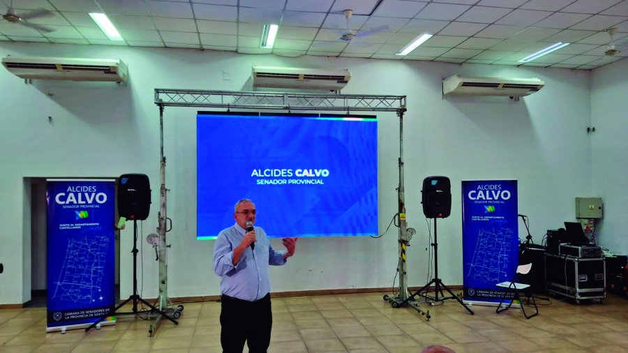 El legislador durante su mensaje.