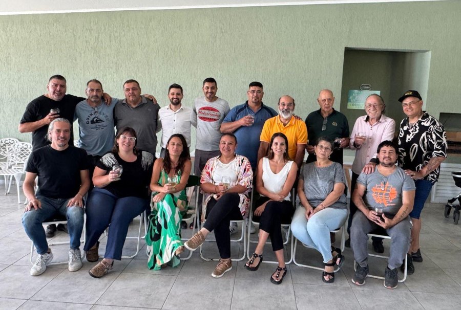 Dirigentes vecinales y concejales del PJ durante una reuni&oacute;n para compartir agenda y cerrar el a&ntilde;o.