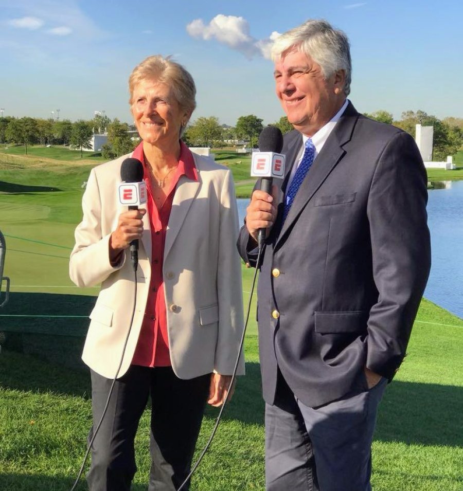HAY EQUIPO. Acompañada por Francisco "Paco" Alemán.