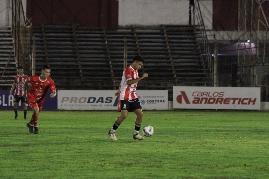 INTENSO TRAJIN. El campo de juego del Soltermam también tuvo muchos partidos de Liga Rafaelina el año pasado.