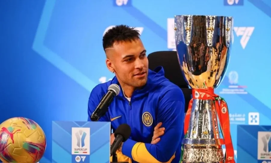 Lautaro Martínez quiere levantar por cuarto año consecutivo la Supercopa de Italia.