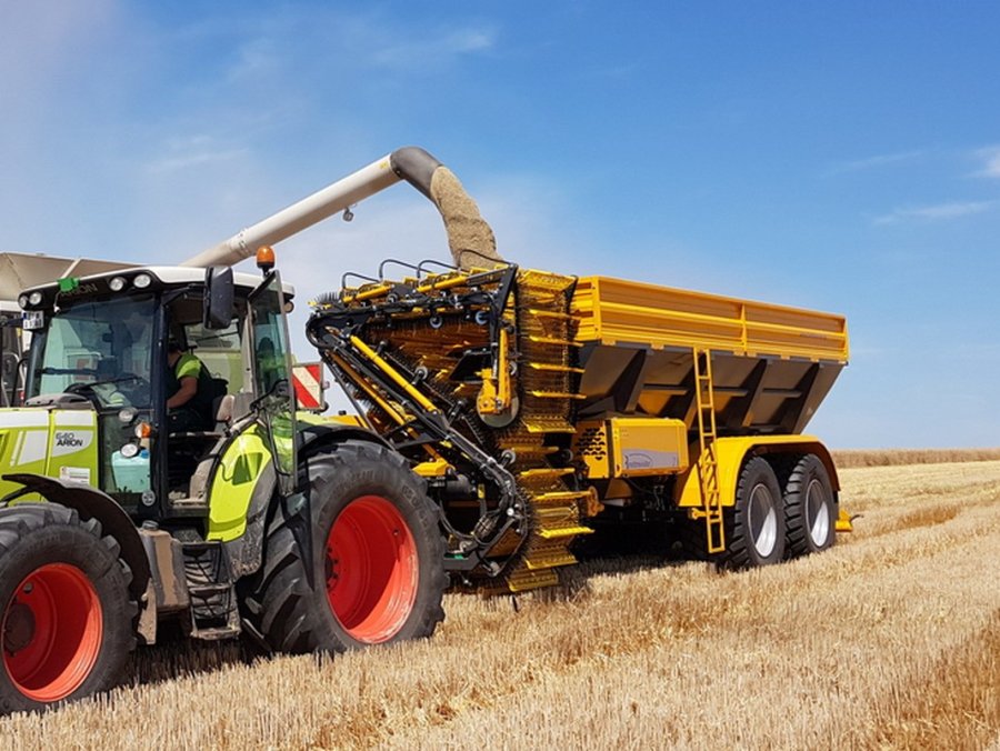La tolva recibe la descarga del cereal al momento de la cosecha.