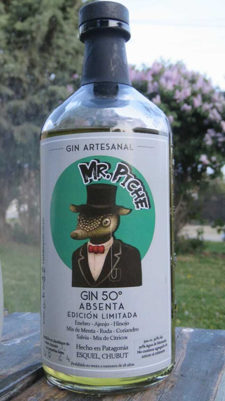 Botella de la bebida patagónica.