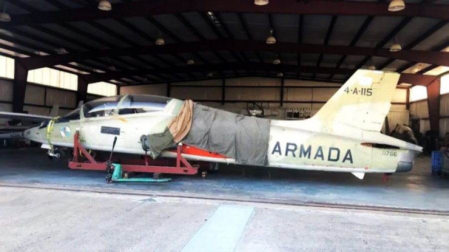 AVION HISTORICO. El Aermacchi que voló Crippa en Malvinas está en viaje a Sunchales.