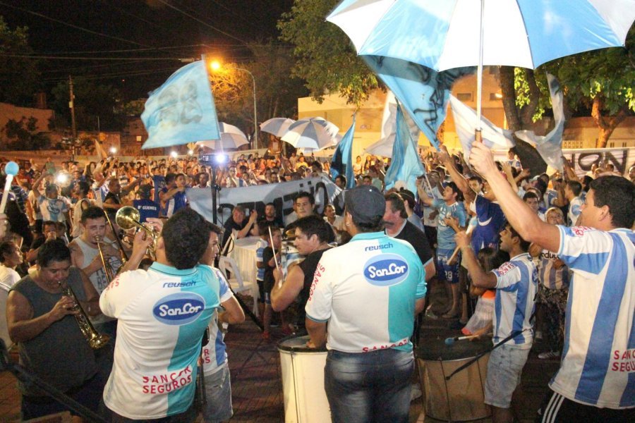 FESTEJO ANIVERSARIO. El domingo, los hinchas de la Crema se juntar&aacute;n para esperar la llegada de un nuevo cumplea&ntilde;os del club de sus amores.
