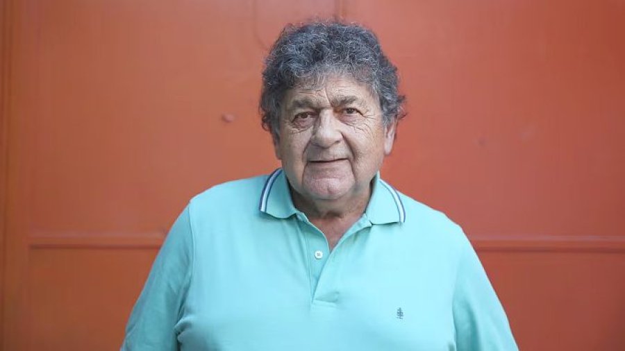 "CACHO" DEICAS. El legendario cantante de Los Palmeras sufri&oacute; un ACV y se encuentra internado en la capital santafesina.