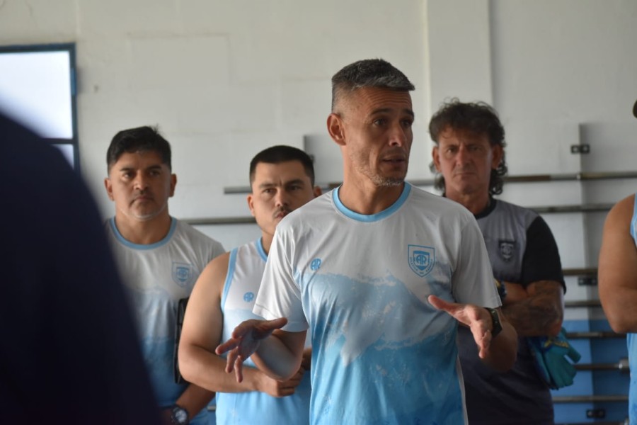 LA CREMA VOLVIÓ A LOS TRABAJOS CON IVÁN JUÁREZ COMO DT