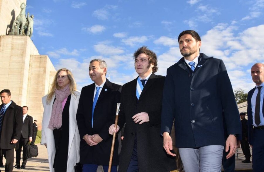 JUNTOS. El presidente Javier Milei y el gobernador santafesino Maximiliano Pullaro compartir&aacute;n destinos en las urnas durante este 2025.