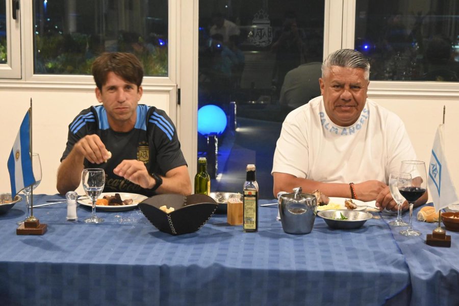 CLAUDIO CHIQUI TAPIA COMPARTIÓ UNA CENA CON EL SUB 20 ARGENTINO