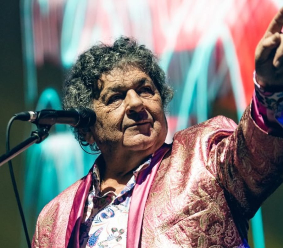 RECUPERADO. Cacho Deicas, el vocalista del mítico grupo de cumbia santafesina Los Palmeras.