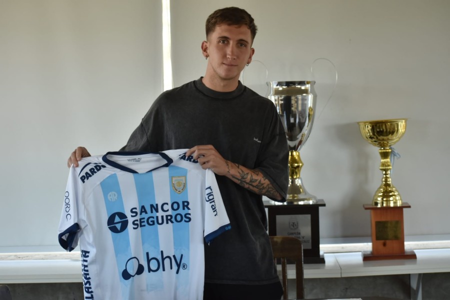 Tadeo Marchiori (25 años), quien llega procedente de Huracán Las Heras (Mendoza)