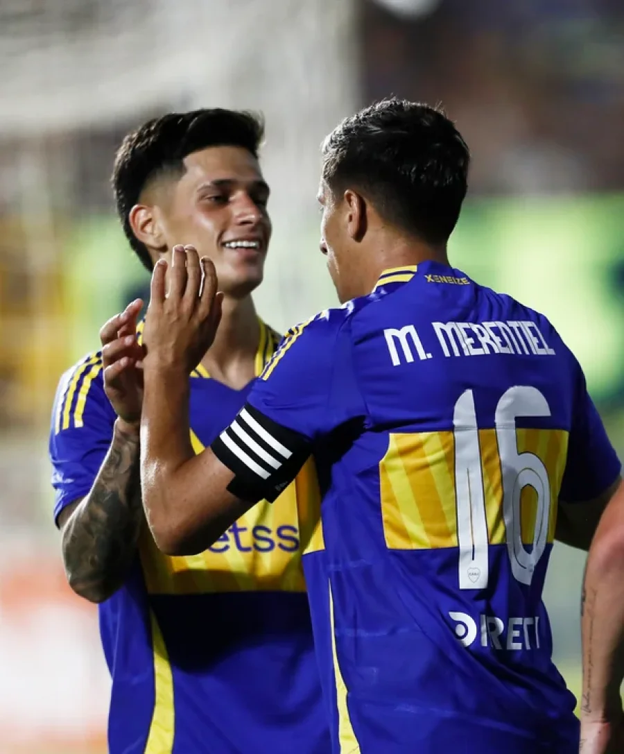 El uruguayo Miguel Merentiel festeja su gol.