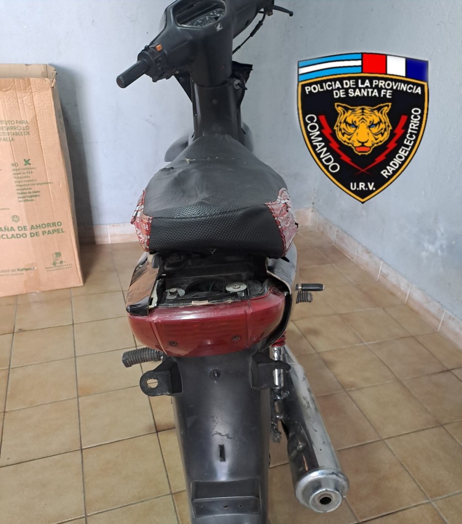 LA MOTO ROBADA. Es una marca Guerrero Trip 110 cc de color roja.