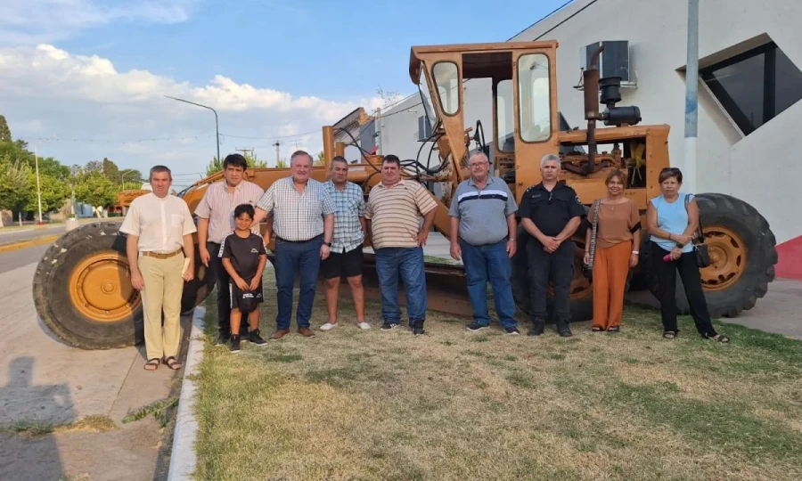 En Palkacios durante la presentación de la motoniveladora.