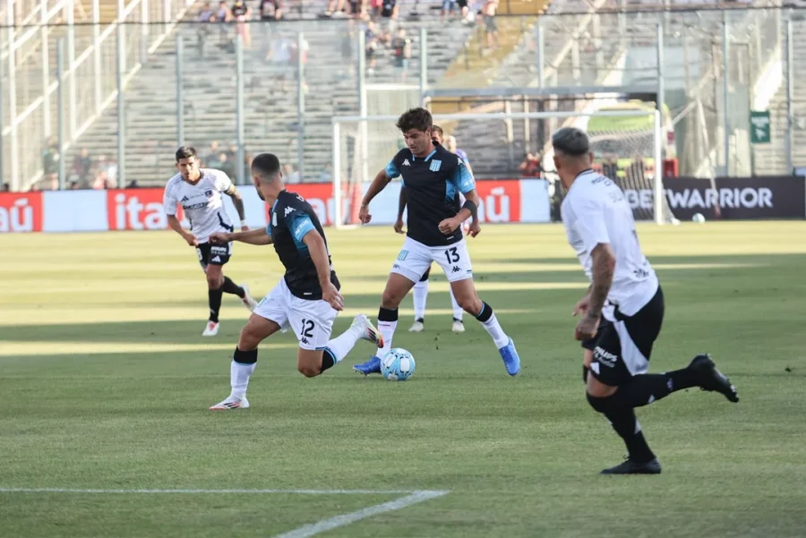 Santiago Sosa marcó el primer gol de Racing.
