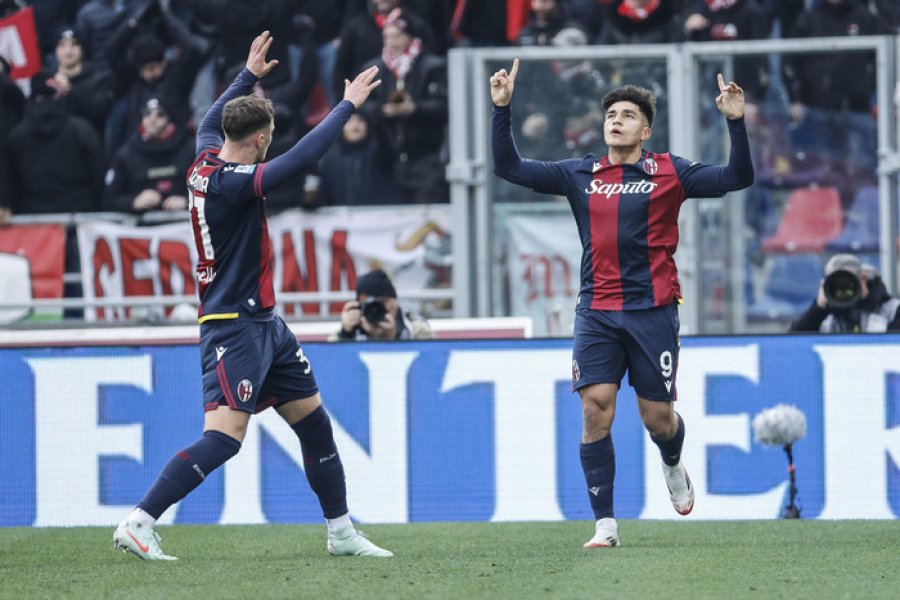 Santi Castro marcó su sexto gol para Bologna.