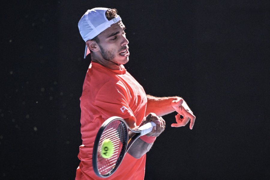 Cerúndolo sufrió molestias musculares a partir del tercer set.