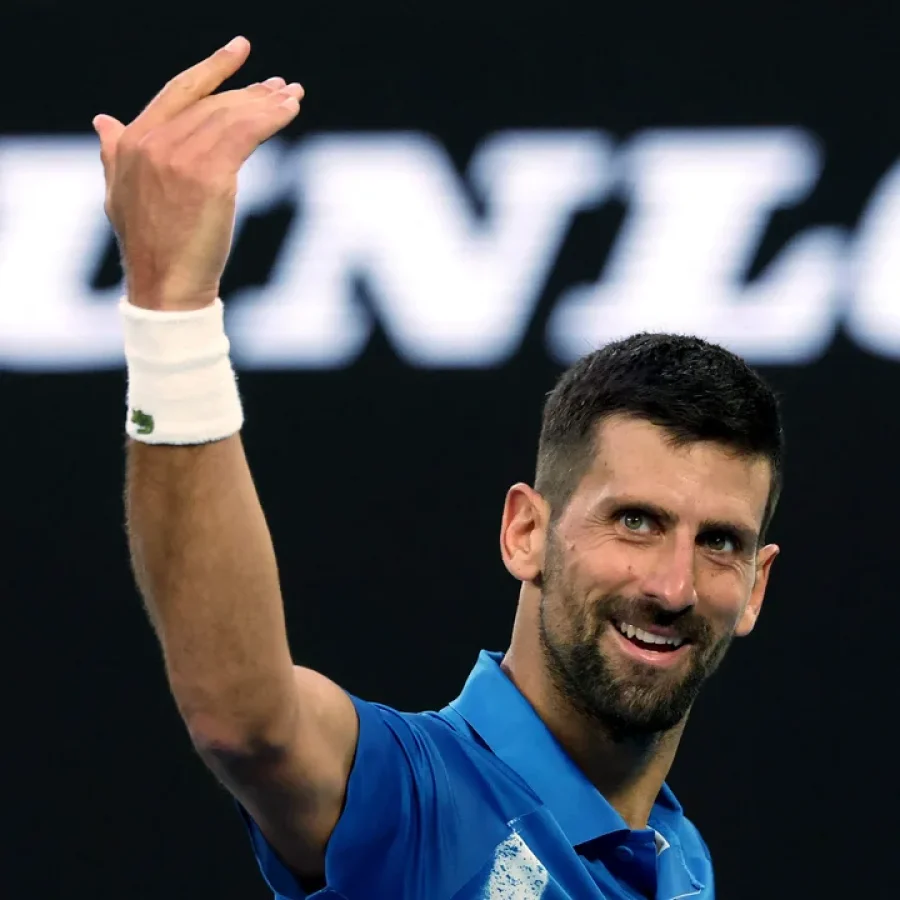 Novak Djokovic avanzó a los cuartos de final del Abierto de Australia.