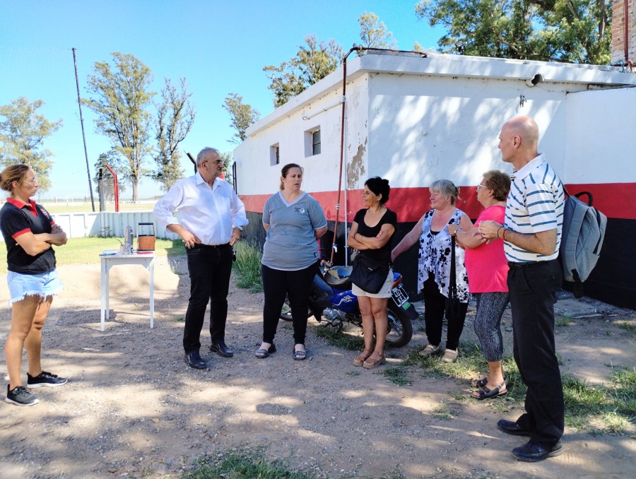 un instante de la visita al Club.