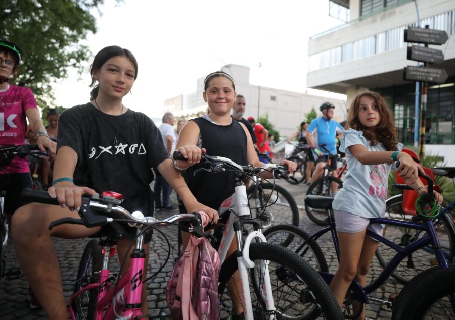 Bicicleteada por las calles de la ciudad.
