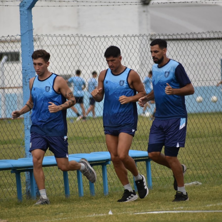 PRETEMPORADA.  La Crema sigue con su puesta a punto.