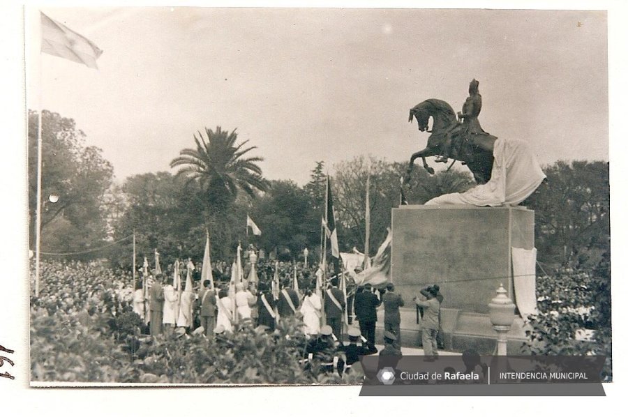 LO QUE FUE. La plaza tuvo miles de transformaciones, pero siempre fue un punto de referencia e identidad.
