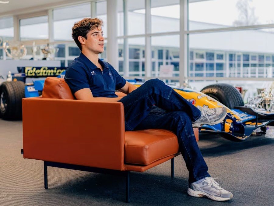FRANCO COLAPINTO. En la sede del equipo en Enstone.
